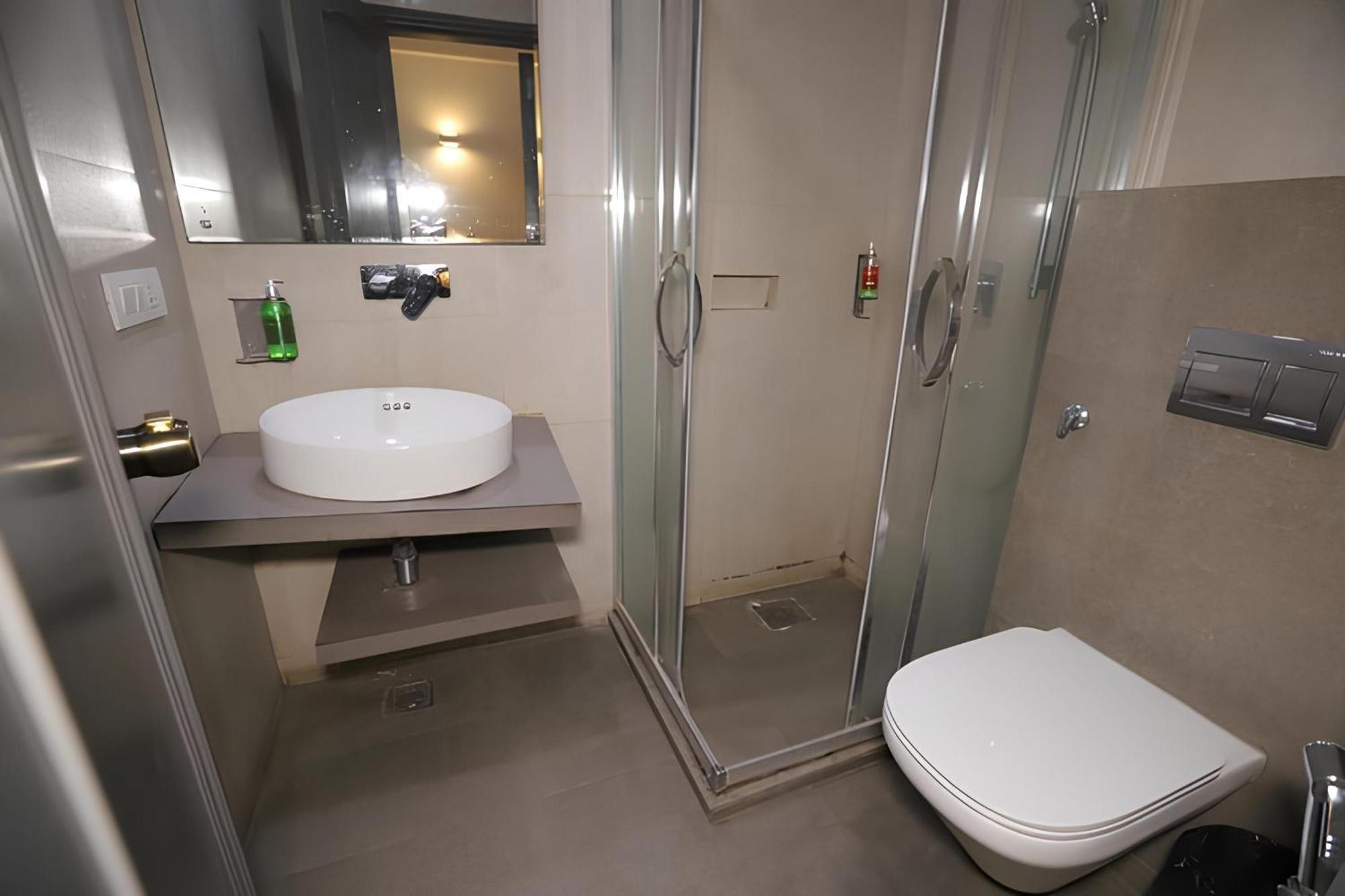 Hotel Qotel Chhatarpur- Opp Tivoli Garden New Delhi