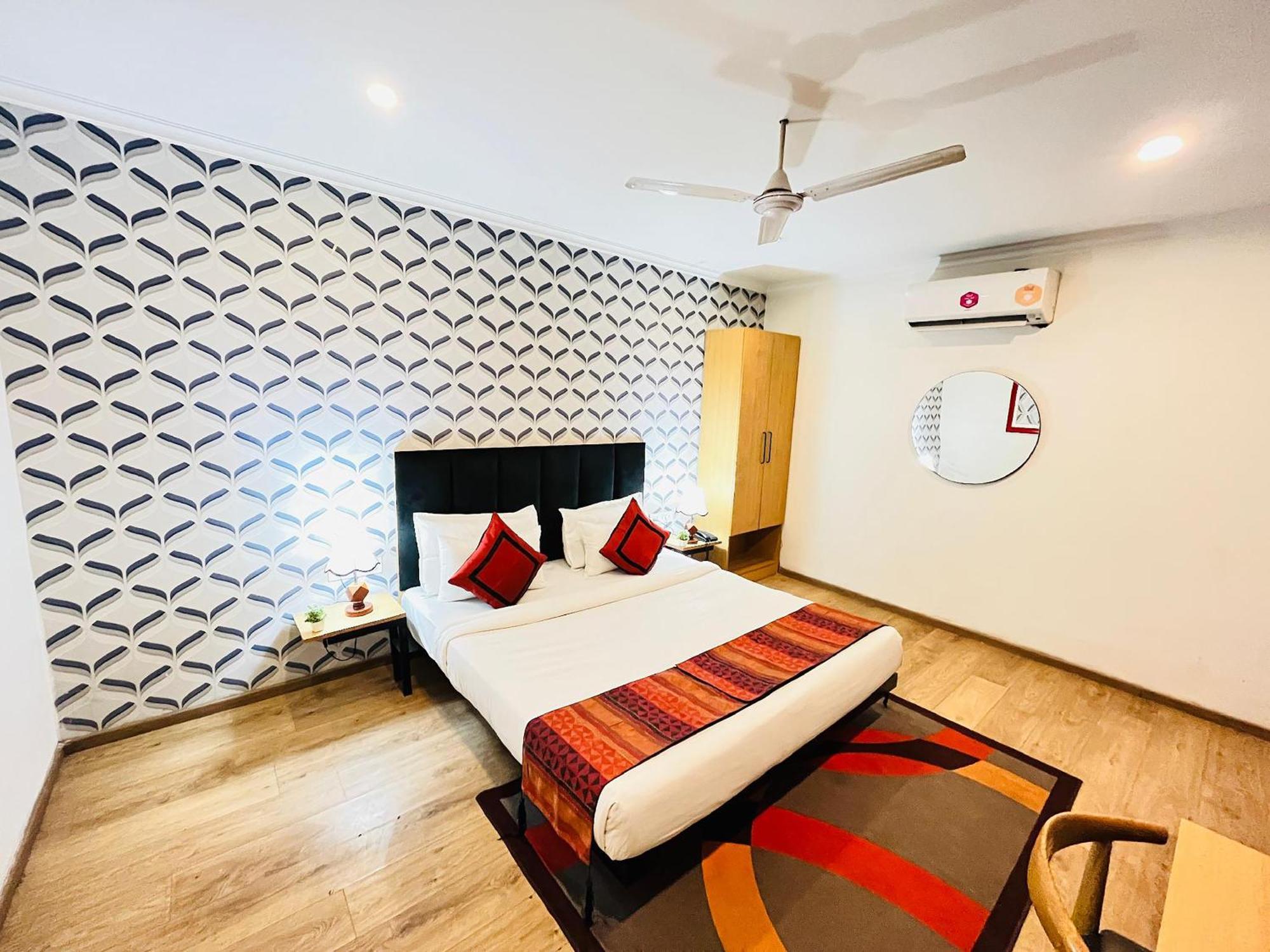 Hotel Qotel Chhatarpur- Opp Tivoli Garden New Delhi