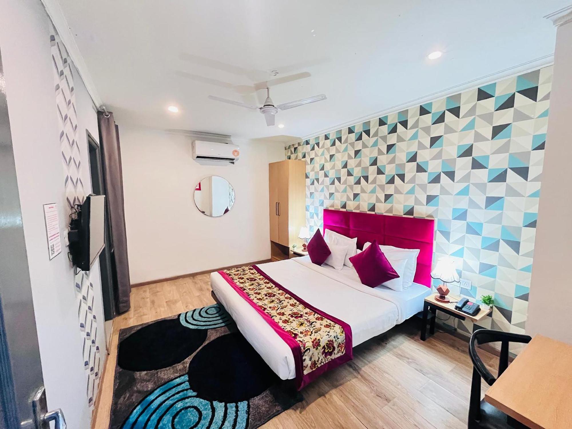 Hotel Qotel Chhatarpur- Opp Tivoli Garden New Delhi