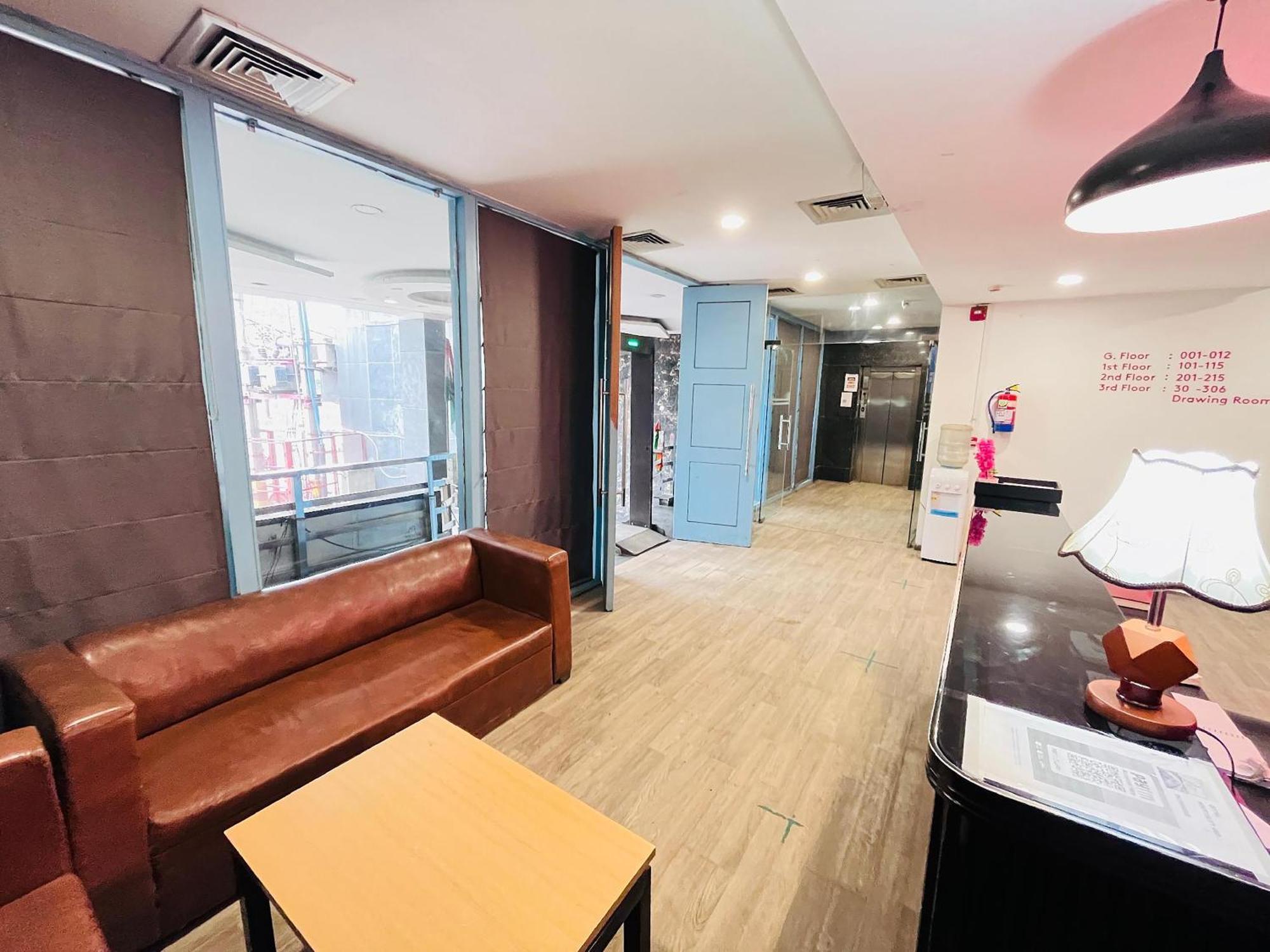 Qotel Chhatarpur- Opp Tivoli Garden